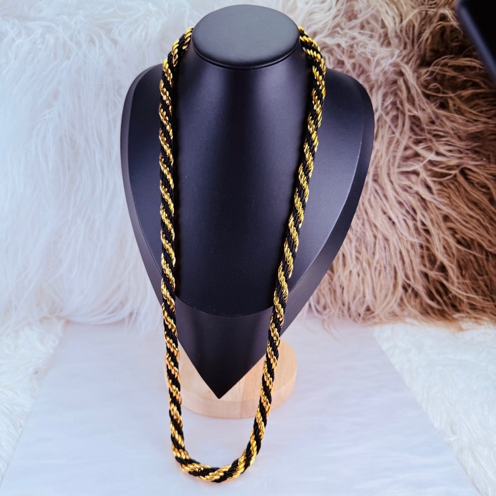 Gorgeous vintage Goldton and Black Twisted Rope Necklace - Picture 6 of 11